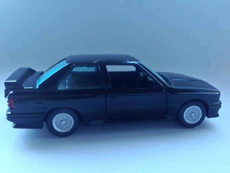 Illustration for article titled Teutonic Tuesday - Gama BMW E30 M3